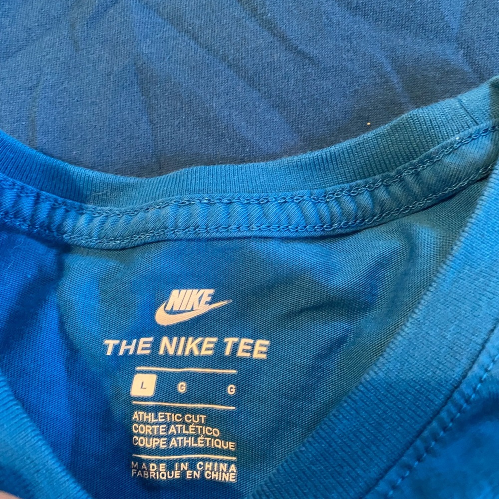 Nike bundle of 2 Short sleeve T-shirts. Boys size L. Hoops is Dri Fit. - Picture 3 of 3